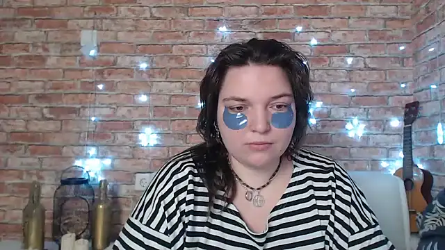 Amelia Kiss  online show from 12/23/24, 12:46