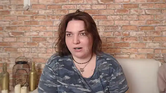Amelia Kiss  online show from 01/04/25, 03:50