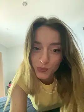 Snapshot of SirenaBelle chatting on 01/12/25, 03:28 SirenaBelle online show from 01/12/25, 03:28