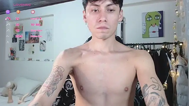 Snapshot of Amahd696 chatting on 11/06/25, 02:45 Amahd696 online show from 11/06/25, 02:45