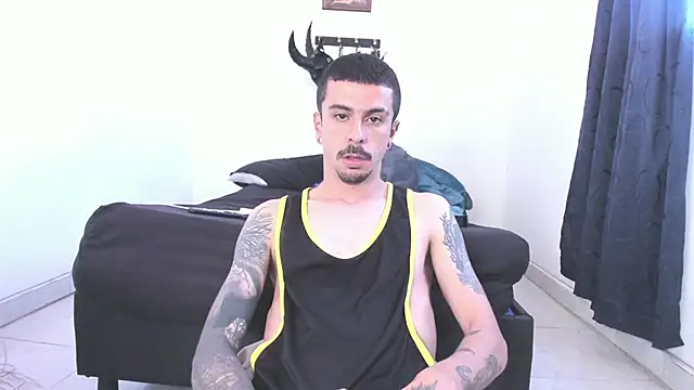 Aaron BigDickxxx online show from 05/24/26, 03:50