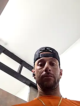 Snapshot of Twin2222 chatting on 09/24/25, 08:56 Twin2222 online show from 09/24/25, 08:56