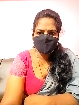 Snapshot of melina214 chatting on 11/03/25, 03:52 melina214 online show from 11/03/25, 03:52
