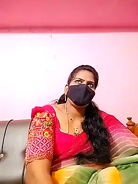 Snapshot of melina214 chatting on 11/05/25, 03:28 melina214 online show from 11/05/25, 03:28