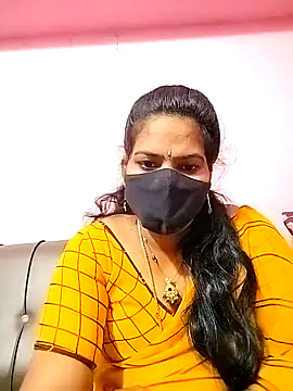 Snapshot of melina214 chatting on 11/12/25, 03:51 melina214 online show from 11/12/25, 03:51