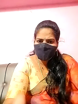 Snapshot of melina214 chatting on 11/13/25, 03:38 melina214 online show from 11/13/25, 03:38