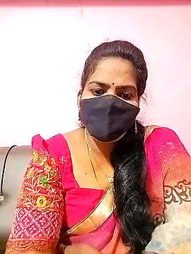 Snapshot of melina214 chatting on 11/29/25, 03:53 melina214 online show from 11/29/25, 03:53