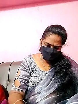 Snapshot of melina214 chatting on 12/04/25, 03:38 melina214 online show from 12/04/25, 03:38