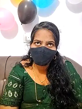 Snapshot of melina214 chatting on 01/07/26, 04:59 melina214 online show from 01/07/26, 04:59