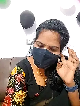 Snapshot of melina214 chatting on 01/17/26, 04:06 melina214 online show from 01/17/26, 04:06