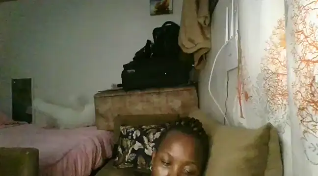 Snapshot of Sonnia_ chatting on 12/17/24, 07:48 Sonnia online show from 12/17/24, 07:48