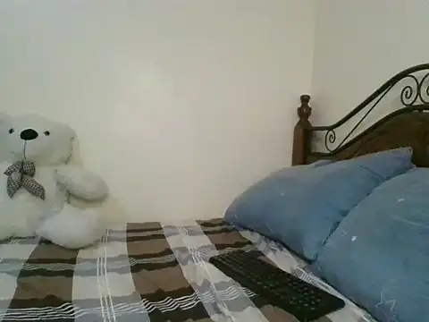 Snapshot of Sonnia_ chatting on 02/08/25, 08:10 Sonnia online show from 02/08/25, 08:10