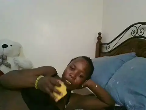 Snapshot of Sonnia_ chatting on 02/09/25, 09:28 Sonnia online show from 02/09/25, 09:28