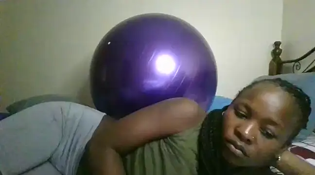 Snapshot of Sonnia_ chatting on 02/20/25, 02:13 Sonnia online show from 02/20/25, 02:13