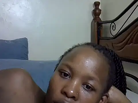 Snapshot of Sonnia_ chatting on 03/05/25, 10:54 Sonnia online show from 03/05/25, 10:54