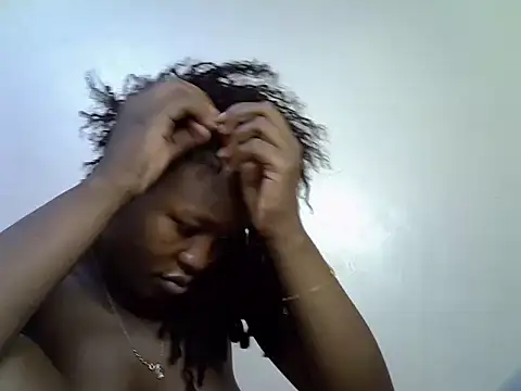 Snapshot of Sonnia_ chatting on 03/08/25, 01:50 Sonnia online show from 03/08/25, 01:50