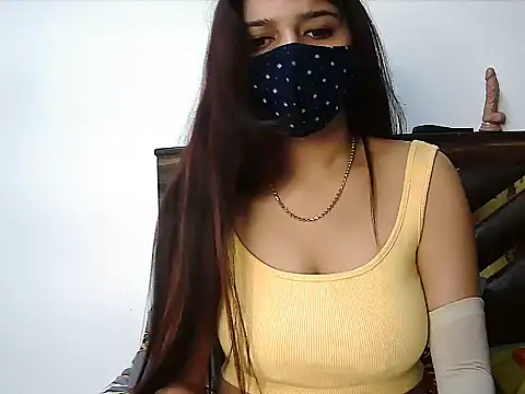 Snapshot of Gloie4u chatting on 12/05/25, 05:05 Gloie4u online show from 12/05/25, 05:05