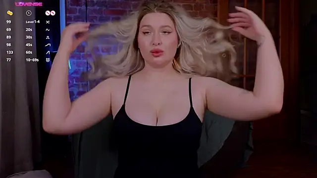 Snapshot of helen_frogg chatting on 11/18/25, 08:02 helen frogg online show from 11/18/25, 08:02