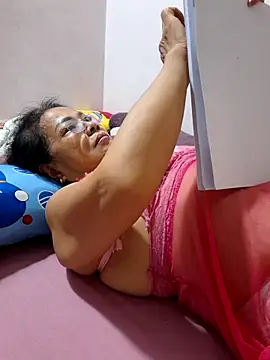 Hotestlove online show from 09/29/25, 02:22