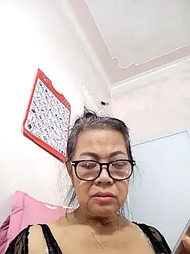 Hotestlove online show from 10/25/25, 02:30