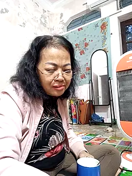 Hotestlove online show from 11/18/25, 11:15