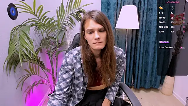 Snapshot of Will_Will_ chatting on 10/11/25, 05:39 Will Will online show from 10/11/25, 05:39