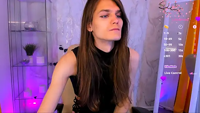 Snapshot of Will_Will_ chatting on 10/31/25, 06:25 Will Will online show from 10/31/25, 06:25