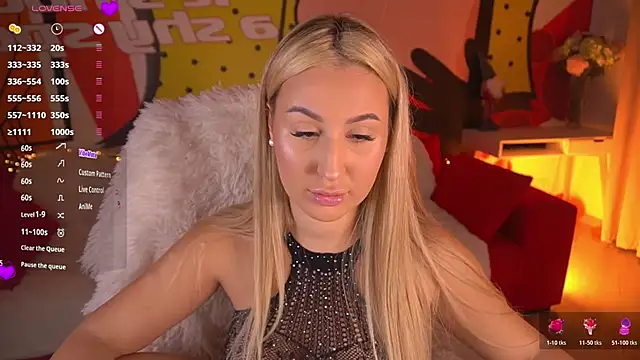 Snapshot of LiaBrazzerr chatting on 12/15/25, 02:32 LiaBrazzerr online show from 12/15/25, 02:32