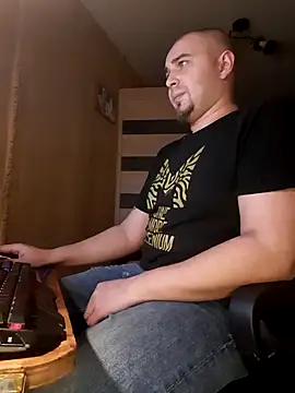 Foxyshaved online show from 12/24/24, 12:55