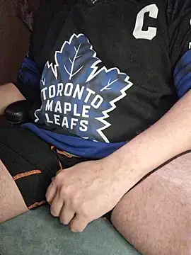 Snapshot of Foxyshaved chatting on 11/11/25, 05:18 Foxyshaved online show from 11/11/25, 05:18