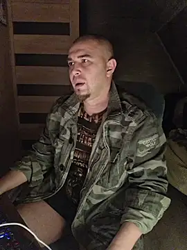 Snapshot of Foxyshaved chatting on 11/12/25, 03:40 Foxyshaved online show from 11/12/25, 03:40