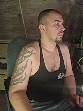 Snapshot of Foxyshaved chatting on 11/20/25, 03:28 Foxyshaved online show from 11/20/25, 03:28