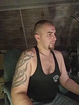 Snapshot of Foxyshaved chatting on 11/22/25, 04:44 Foxyshaved online show from 11/22/25, 04:44