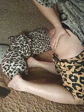 Snapshot of Foxyshaved chatting on 11/26/25, 03:51 Foxyshaved online show from 11/26/25, 03:51