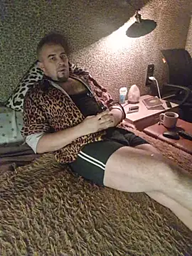 Snapshot of Foxyshaved chatting on 11/27/25, 03:41 Foxyshaved online show from 11/27/25, 03:41