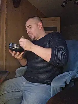 Snapshot of Foxyshaved chatting on 12/16/25, 11:26 Foxyshaved online show from 12/16/25, 11:26