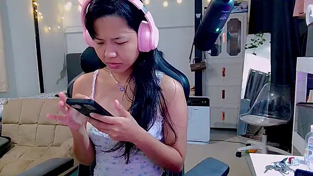 Kana G online show from 02/18/25, 04:15