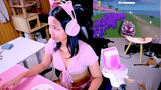 Snapshot of Kana_G chatting on 04/02/26, 10:13 Kana G online show from 04/02/26, 10:13