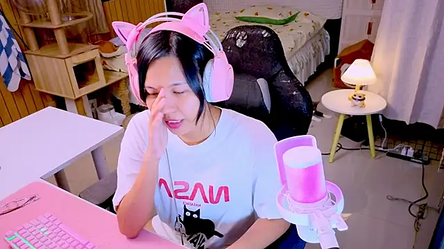 Snapshot of Kana_G chatting on 04/04/26, 02:25 Kana G online show from 04/04/26, 02:25