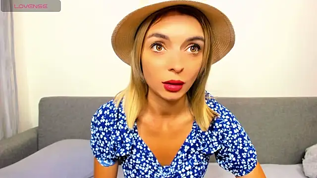 Snapshot of _ellen_meow_ chatting on 09/18/25, 08:00 ellen meow online show from 09/18/25, 08:00