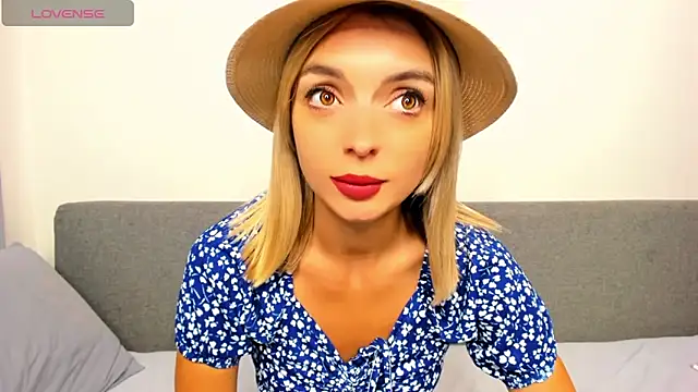 Snapshot of _ellen_meow_ chatting on 09/21/25, 07:37 ellen meow online show from 09/21/25, 07:37