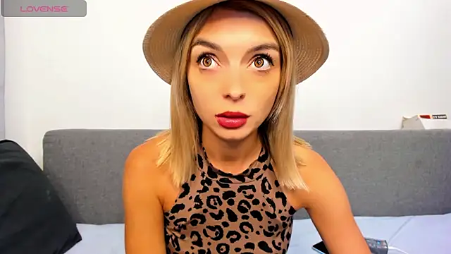 Snapshot of _ellen_meow_ chatting on 09/23/25, 08:34 ellen meow online show from 09/23/25, 08:34