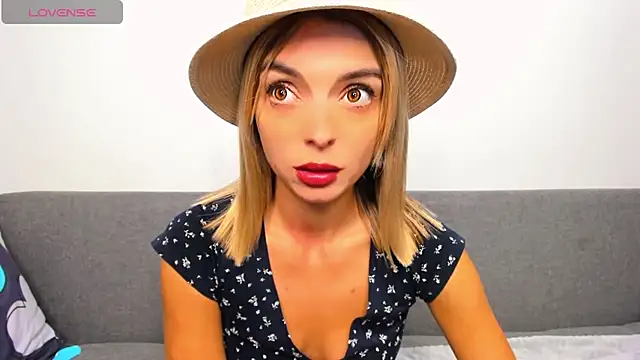 Snapshot of _ellen_meow_ chatting on 09/28/25, 07:52 ellen meow online show from 09/28/25, 07:52