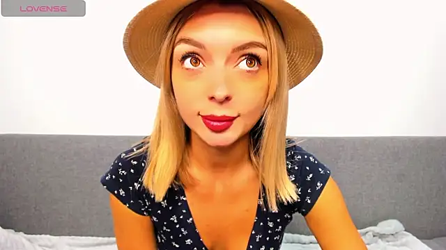 Snapshot of _ellen_meow_ chatting on 10/02/25, 09:33 ellen meow online show from 10/02/25, 09:33