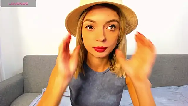 Snapshot of _ellen_meow_ chatting on 10/09/25, 09:57 ellen meow online show from 10/09/25, 09:57