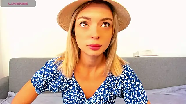 Snapshot of _ellen_meow_ chatting on 10/11/25, 12:15 ellen meow online show from 10/11/25, 12:15