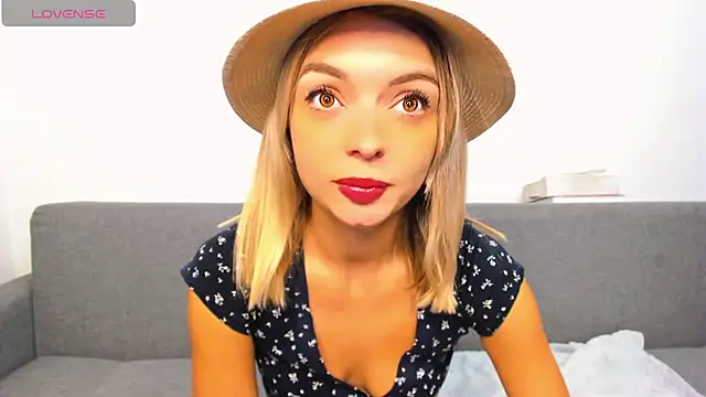 Snapshot of _ellen_meow_ chatting on 10/12/25, 06:07 ellen meow online show from 10/12/25, 06:07