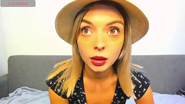 Snapshot of _ellen_meow_ chatting on 10/20/25, 10:10 ellen meow online show from 10/20/25, 10:10