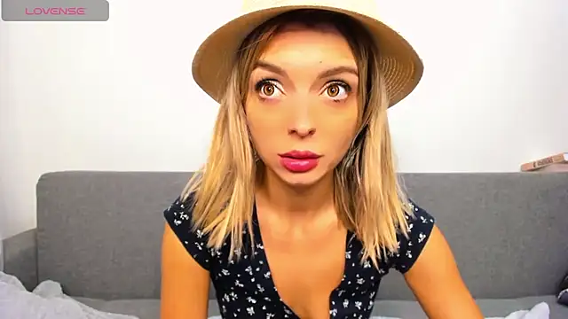 Snapshot of _ellen_meow_ chatting on 10/28/25, 09:39 ellen meow online show from 10/28/25, 09:39