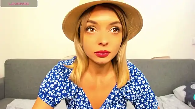 Snapshot of _ellen_meow_ chatting on 11/07/25, 09:26 ellen meow online show from 11/07/25, 09:26